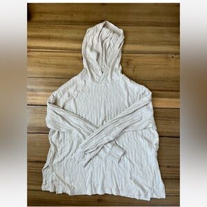 American Eagle Long Sleeve Hooded Top